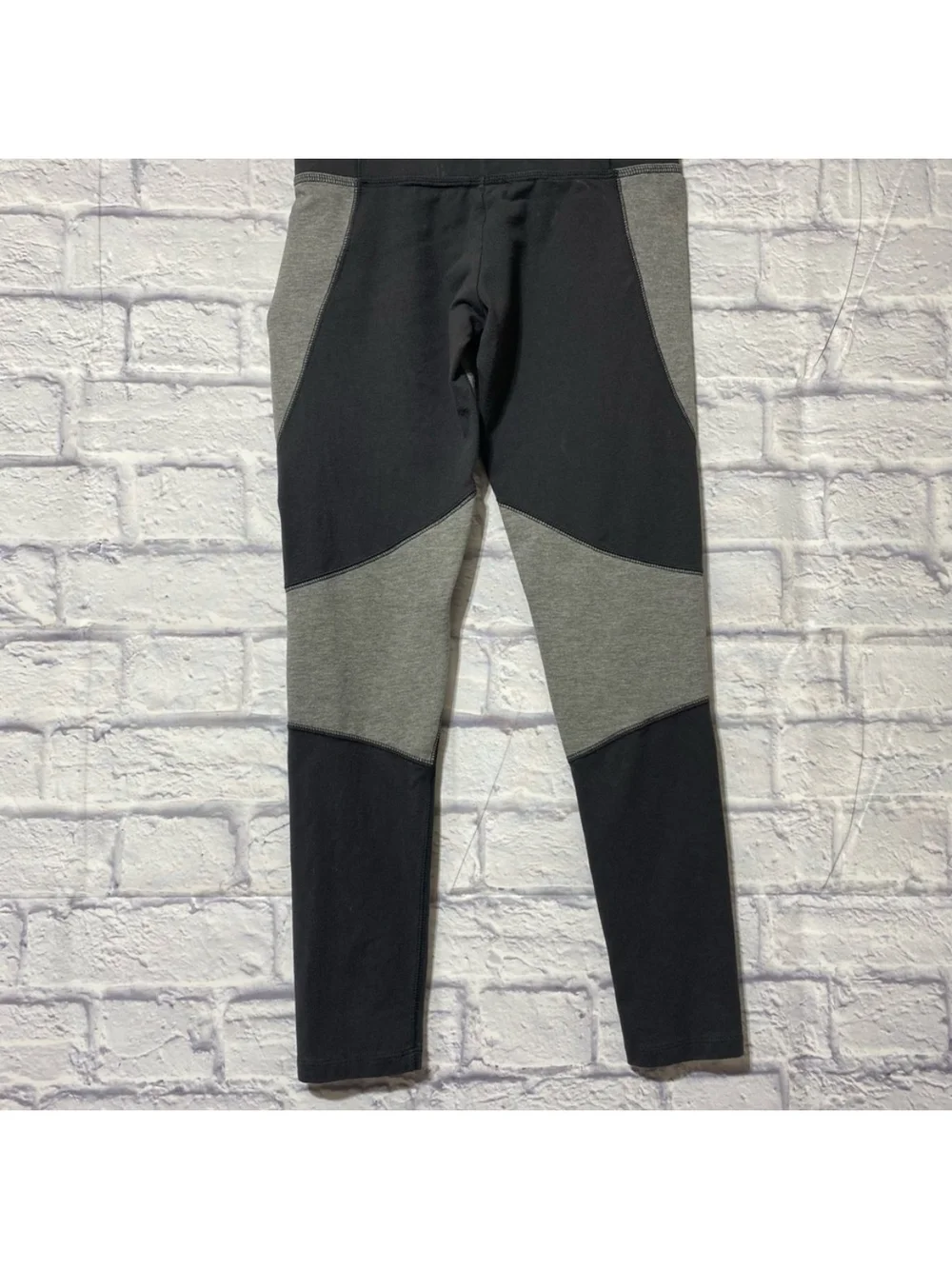 Nike Kids Gray and Black Colorblock Leggings